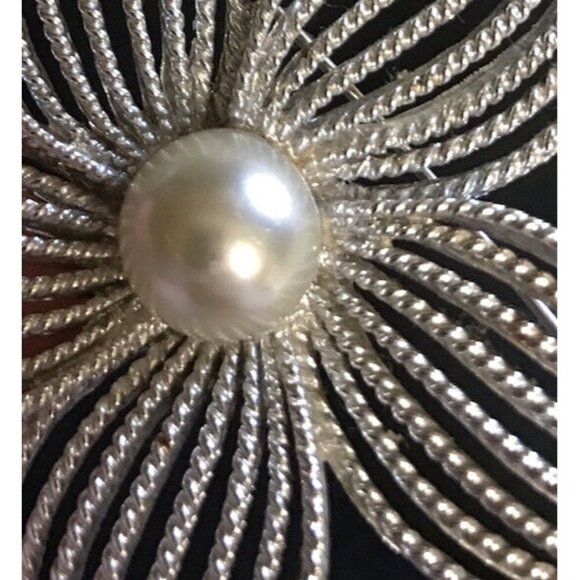 Vintage 80s Sarah Coventry Brooch Pin Silver Wire Flower Faux Imitation Pearl 3” - Picture 9 of 10